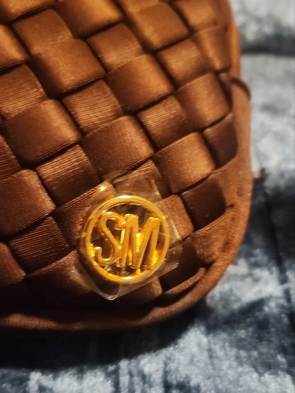 Steve Madden compact woven